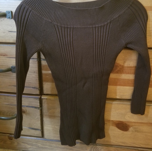 Top - Picture 2 of 4